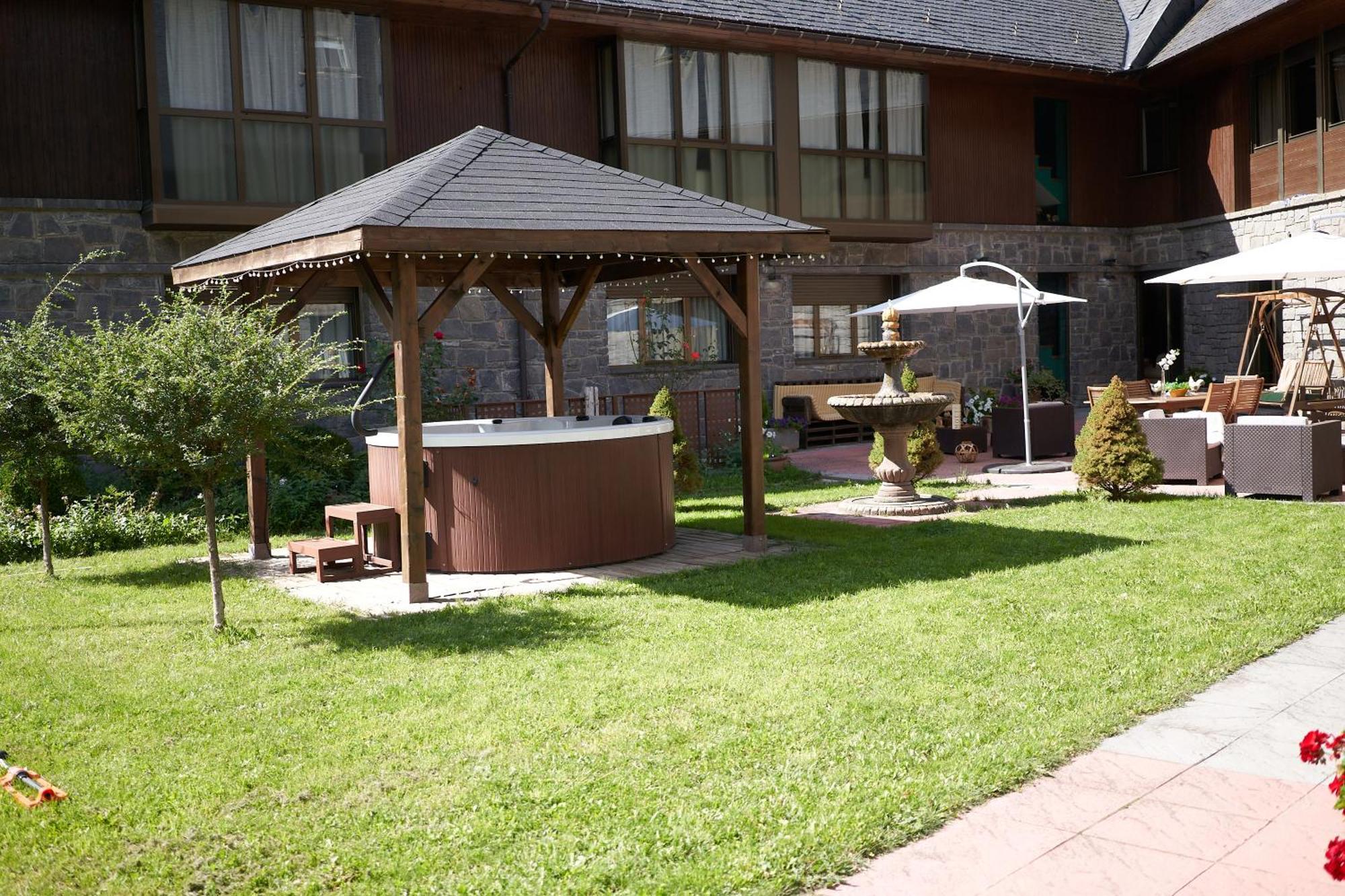 Gran Chalet Hotel & Petit Spa Vielha Exterior photo